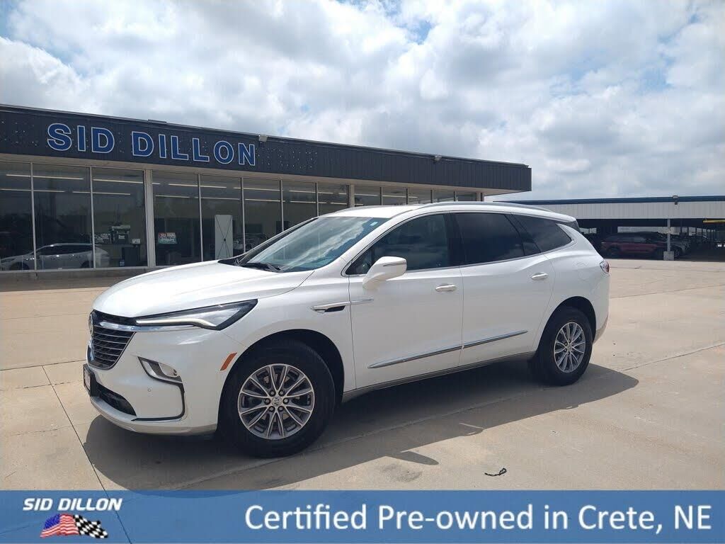 2024 Buick Enclave Essence — photo 1 of 1