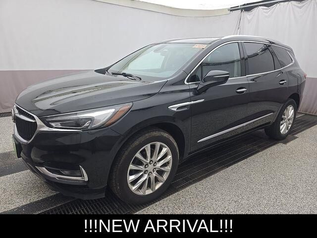 2020 Buick Enclave Essence — photo 1 of 14