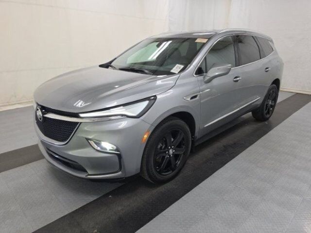 2024 Buick Enclave Essence — photo 1 of 10