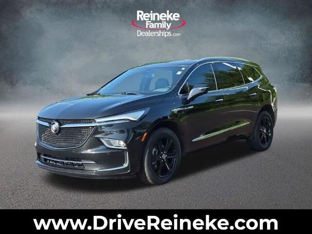 2023 Buick Enclave Essence — photo 1 of 13