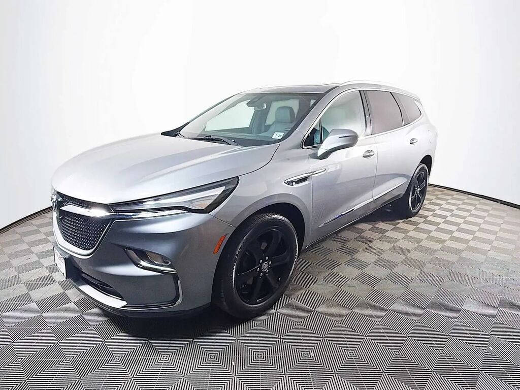 2024 Buick Enclave Essence — photo 1 of 13