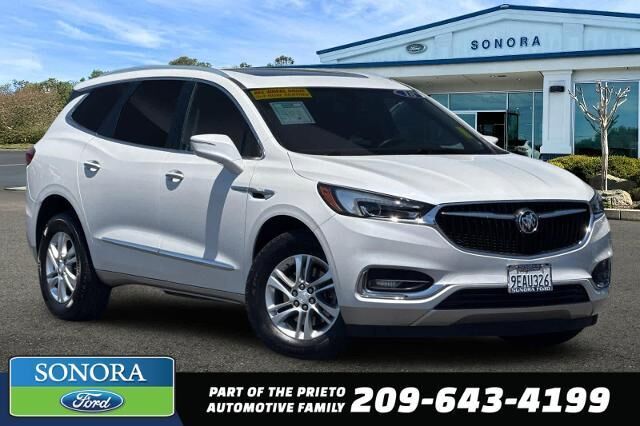 2018 Buick Enclave Essence — photo 1 of 13
