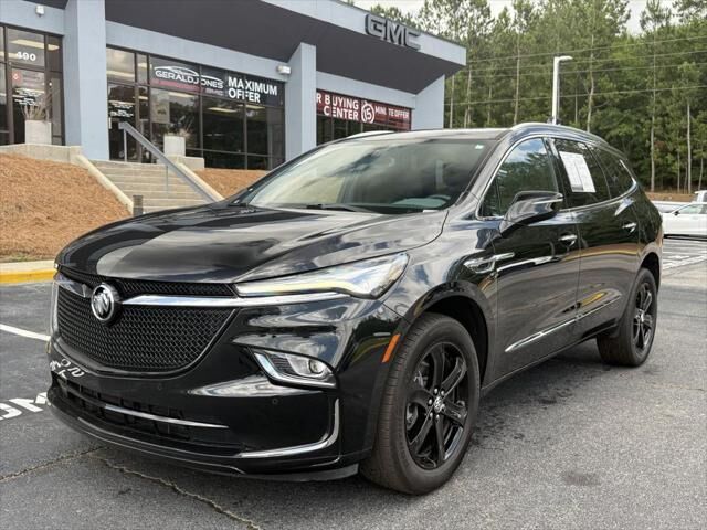 2023 Buick Enclave Essence — photo 1 of 13