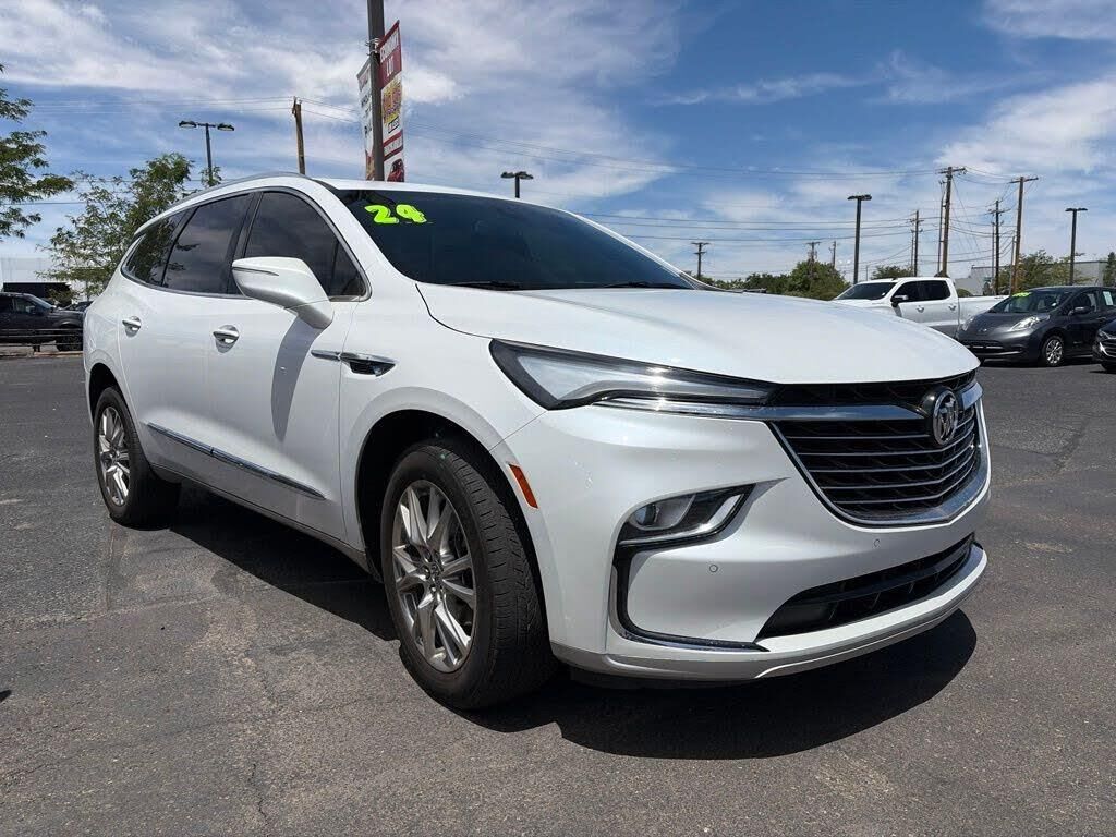 2024 Buick Enclave Essence — photo 1 of 1