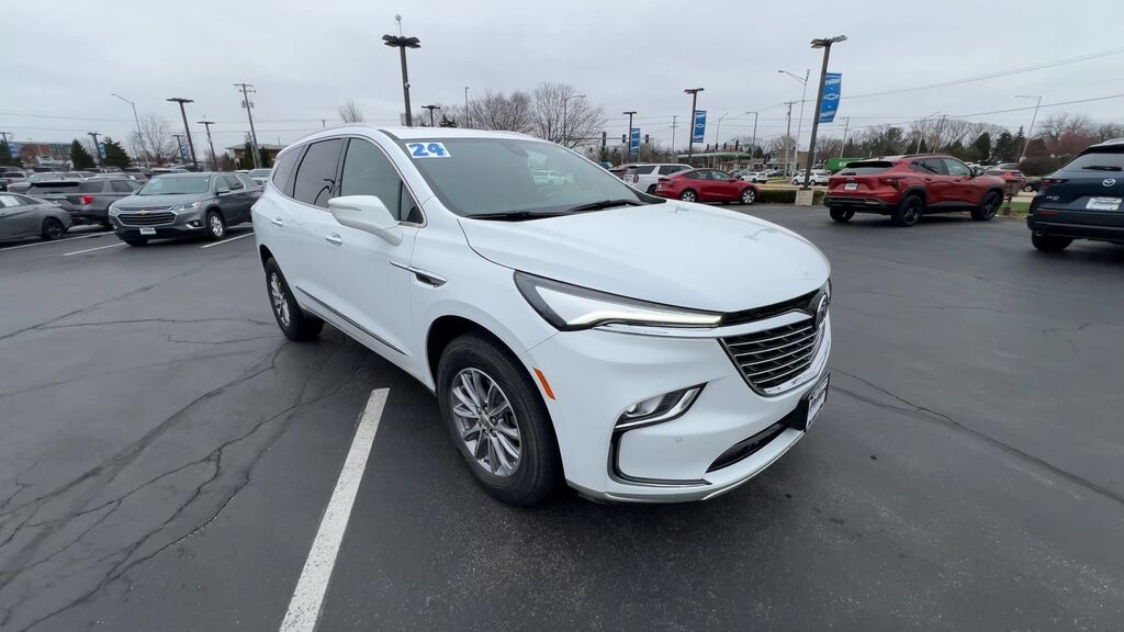 2024 Buick Enclave Essence — photo 1 of 13