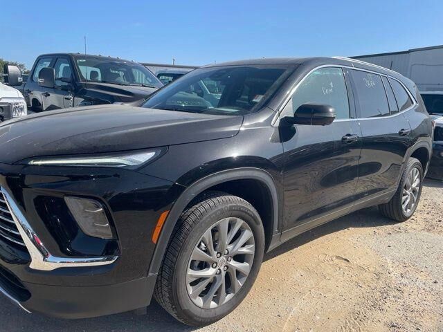 2025 Buick Enclave Preferred — photo 1 of 39