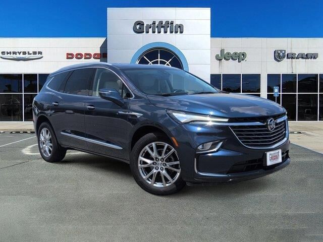 2023 Buick Enclave Premium — photo 1 of 13