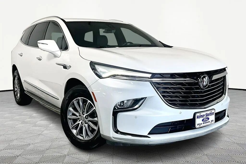 2023 Buick Enclave Premium — photo 1 of 26