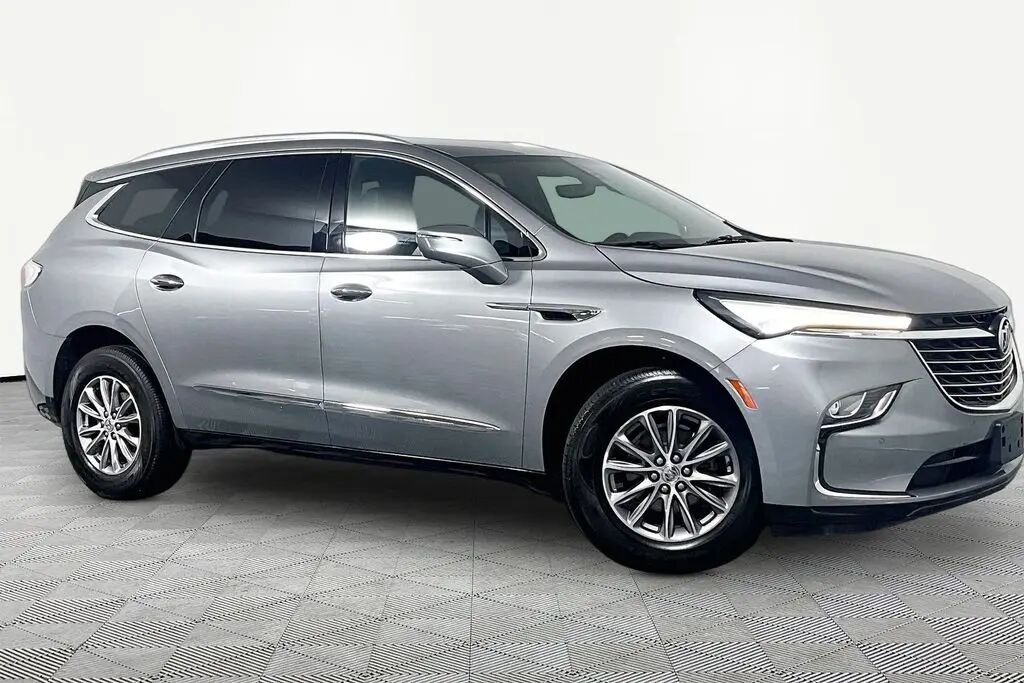 2024 Buick Enclave Premium — photo 1 of 15