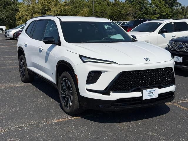 2025 Buick Enclave Sport Touring — photo 1 of 13