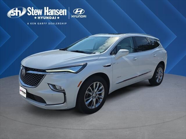 2023 Buick Enclave Avenir — photo 1 of 13
