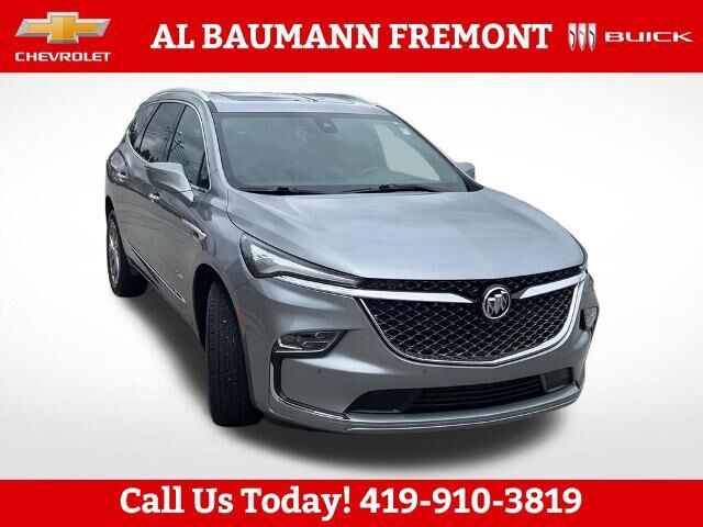2023 Buick Enclave Avenir — photo 1 of 13
