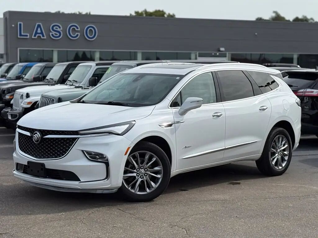 2023 Buick Enclave Avenir — photo 1 of 13