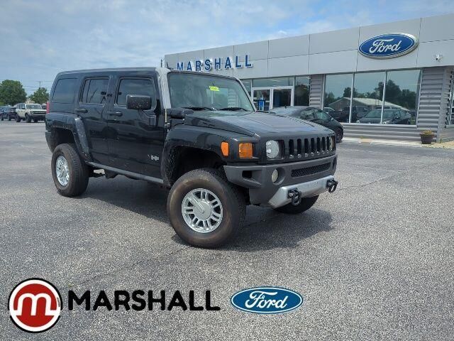 2009 HUMMER H3 Base