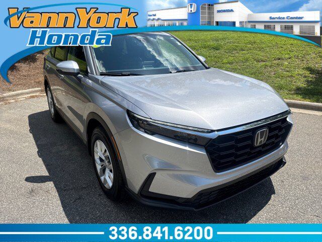 2026 Honda CR-V 2WD LX — photo 1 of 7