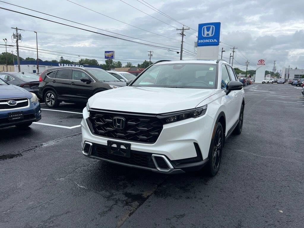 2024 Honda CR-V Hybrid Sport Touring — photo 1 of 1