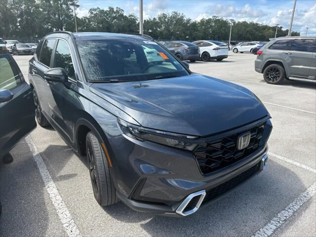 2025 Honda CR-V Hybrid Sport Touring — photo 1 of 4