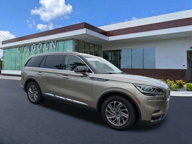 2023 Lincoln Aviator Standard — photo 1 of 39
