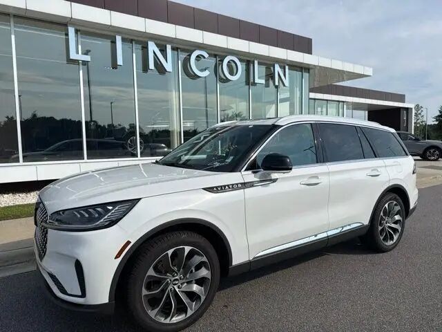 2025 Lincoln Aviator Premiere — photo 1 of 26