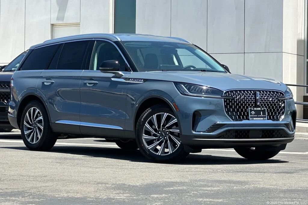 2026 Lincoln Aviator Premiere — photo 1 of 13