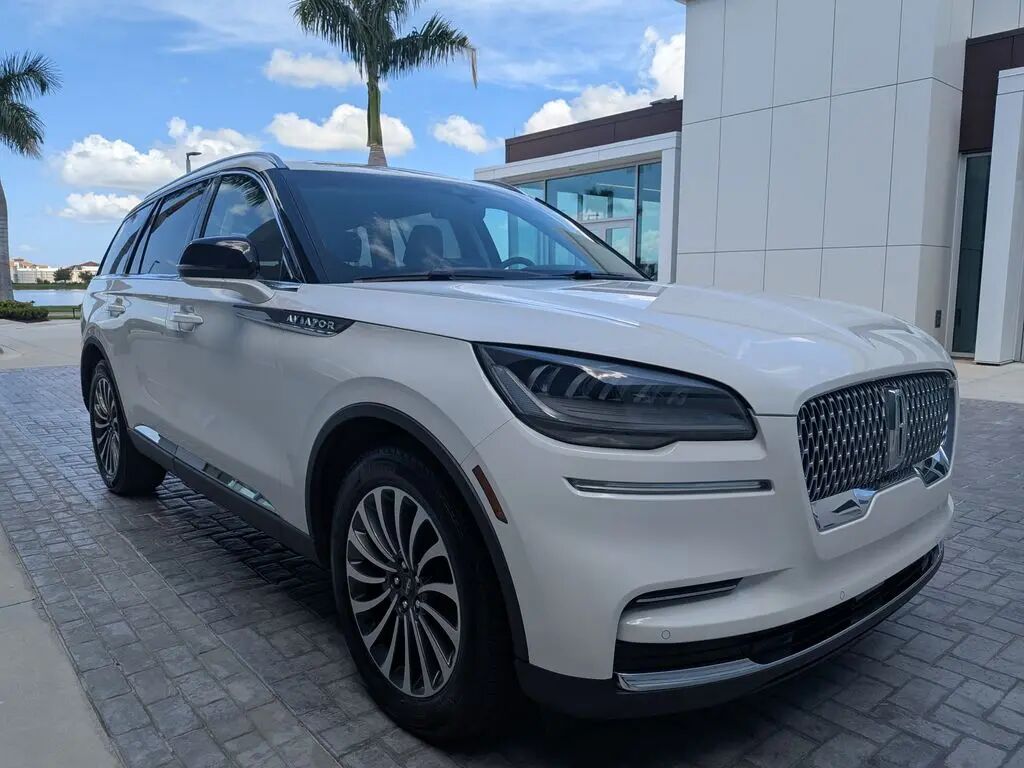 2023 Lincoln Aviator Standard — photo 1 of 52