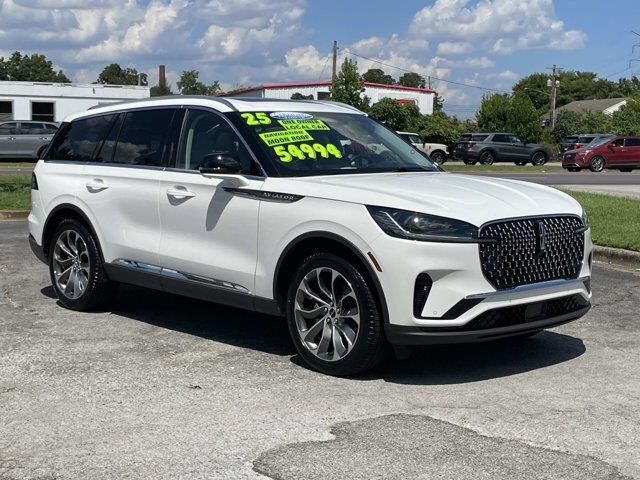 2025 Lincoln Aviator Premiere — photo 1 of 39