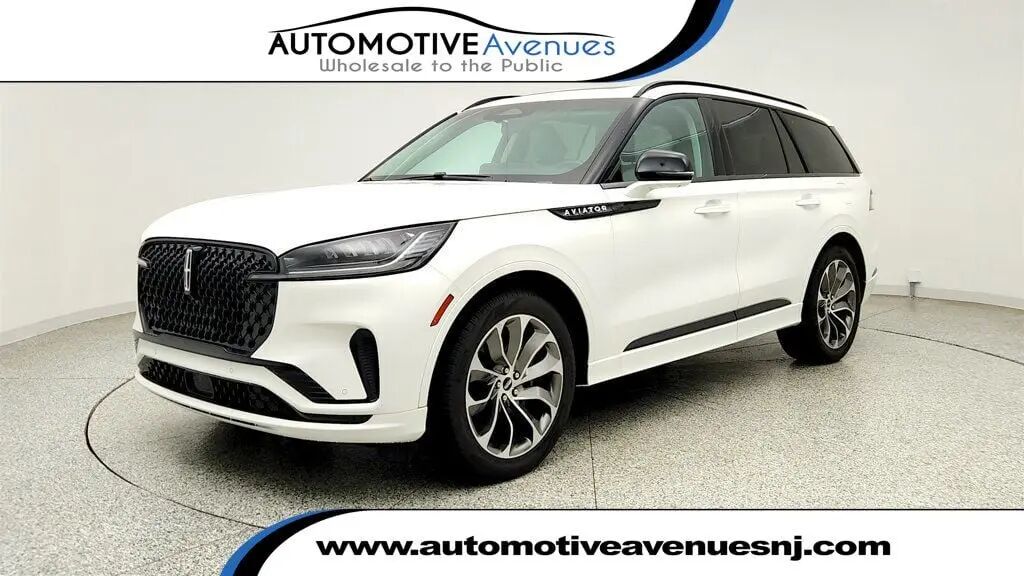 2025 Lincoln Aviator Premiere — photo 1 of 26