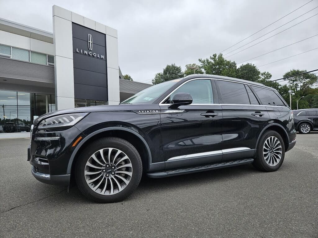 2023 Lincoln Aviator Standard — photo 1 of 1