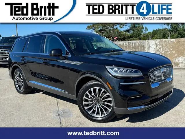 2023 Lincoln Aviator Standard — photo 1 of 13
