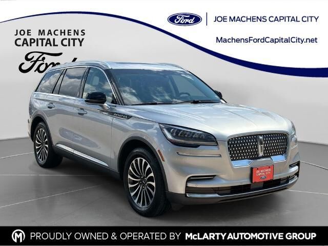 2023 Lincoln Aviator Standard — photo 1 of 26