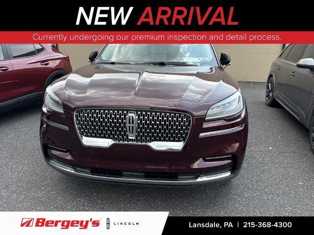2022 Lincoln Aviator Standard
