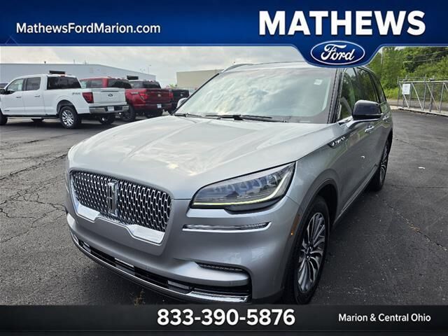 2023 Lincoln Aviator Standard — photo 1 of 13