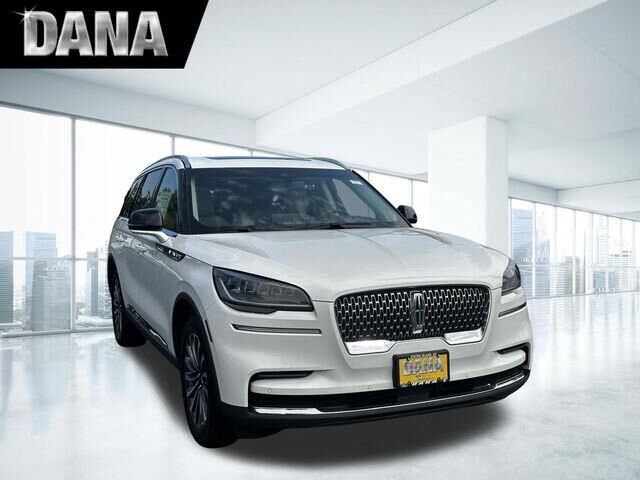 2023 Lincoln Aviator Standard — photo 1 of 26