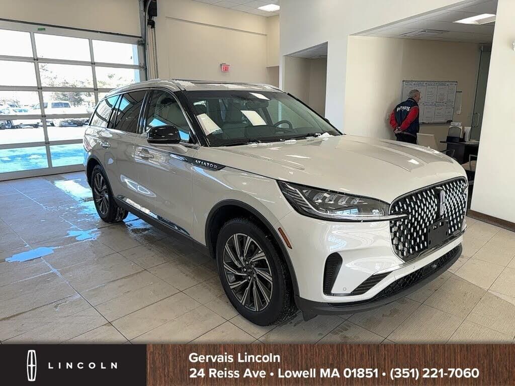 2025 Lincoln Aviator Premiere — photo 1 of 14