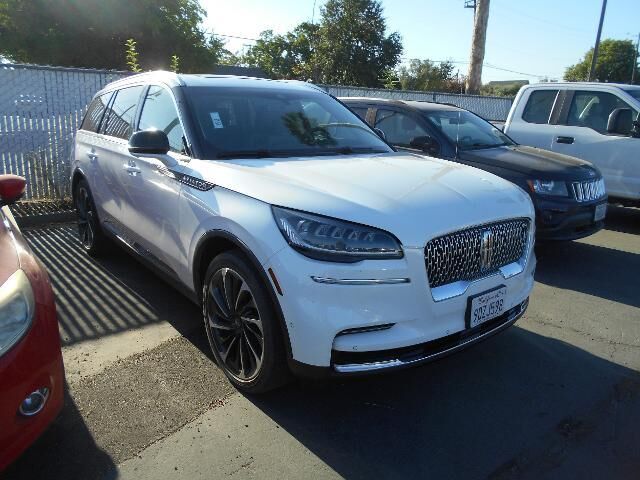 2023 Lincoln Aviator Reserve — photo 1 of 13