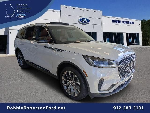 2025 Lincoln Aviator Reserve — photo 1 of 26