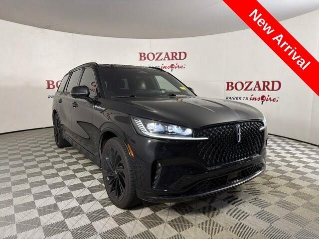 2025 Lincoln Aviator Reserve — photo 1 of 26