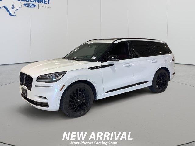 2023 Lincoln Aviator Reserve — photo 1 of 13