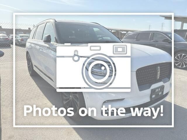2023 Lincoln Aviator Reserve — photo 1 of 2