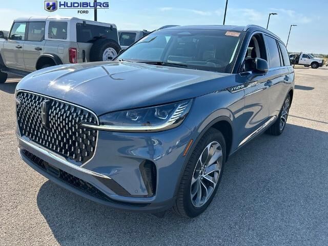 2025 Lincoln Aviator Reserve — photo 1 of 26