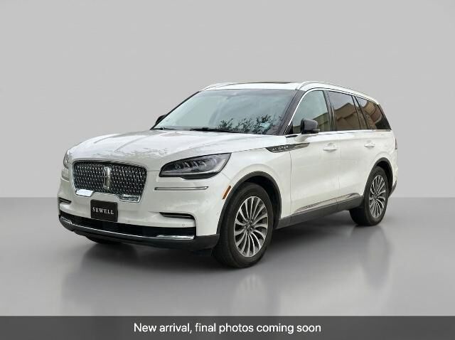 2022 Lincoln Aviator Reserve — photo 1 of 34