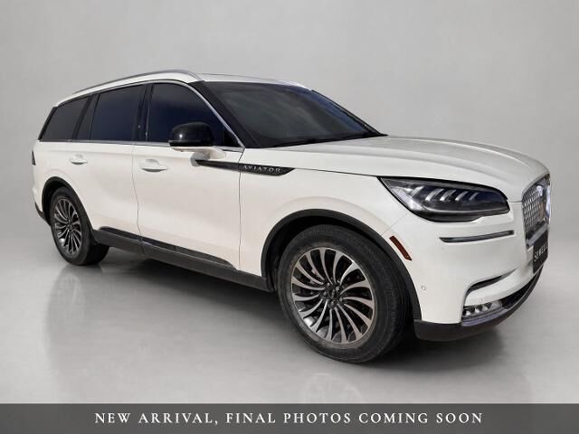 2021 Lincoln Aviator Reserve — photo 1 of 10