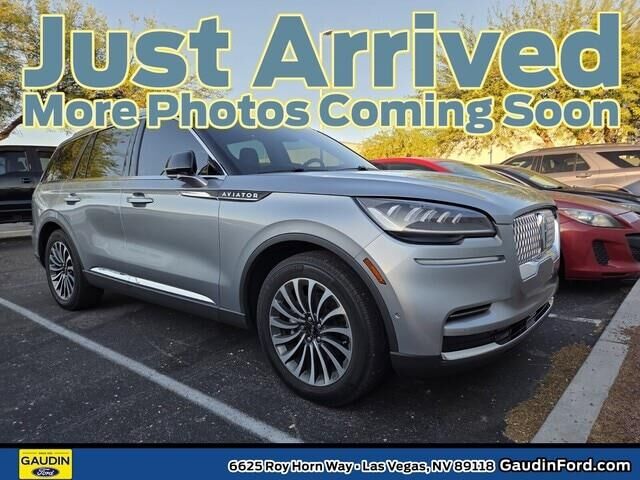 2022 Lincoln Aviator Reserve — photo 1 of 46