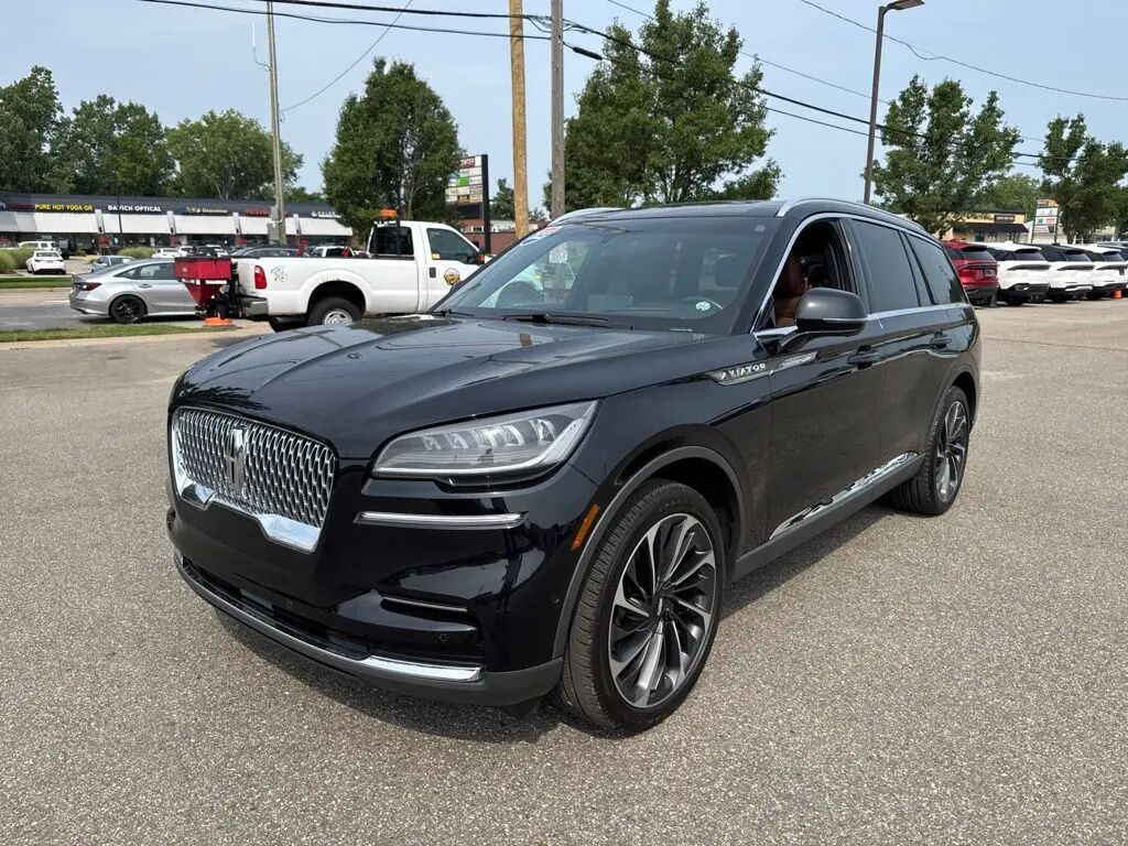 2023 Lincoln Aviator Reserve — photo 1 of 39