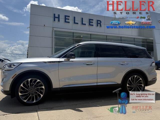 2022 Lincoln Aviator Reserve — photo 1 of 13
