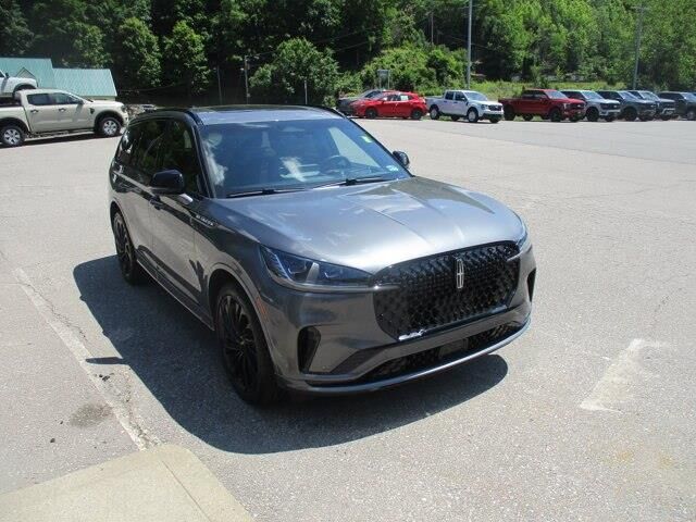 2025 Lincoln Aviator Reserve — photo 1 of 13