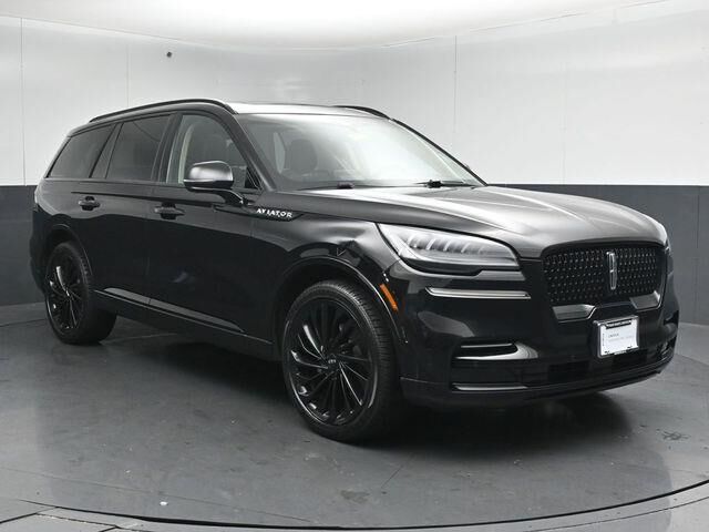 2022 Lincoln Aviator Reserve — photo 1 of 26