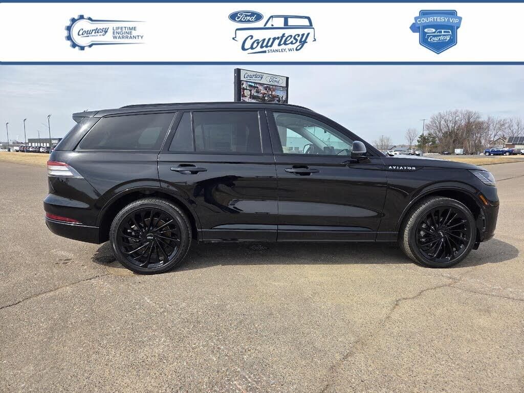 2025 Lincoln Aviator Reserve — photo 1 of 14