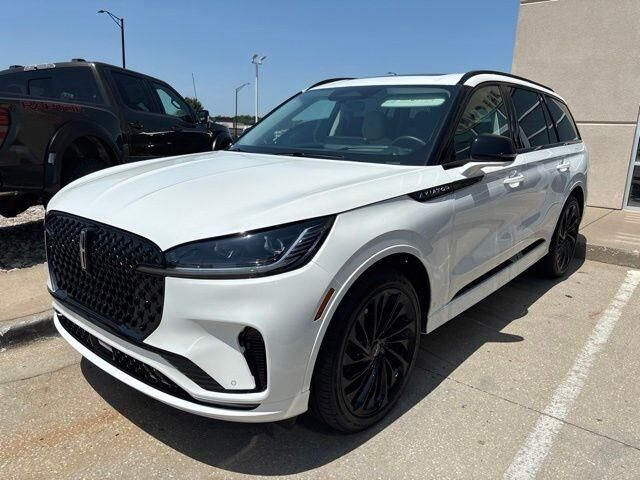 2026 Lincoln Aviator Reserve — photo 1 of 26