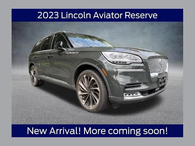2023 Lincoln Aviator Reserve — photo 1 of 26